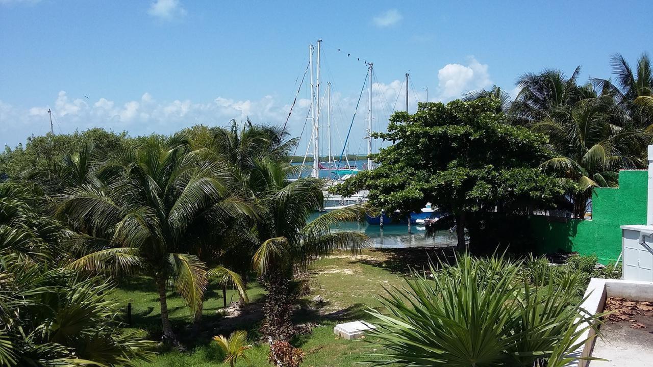 Marina Paraiso Isla Mujeres Hotel エクステリア 写真