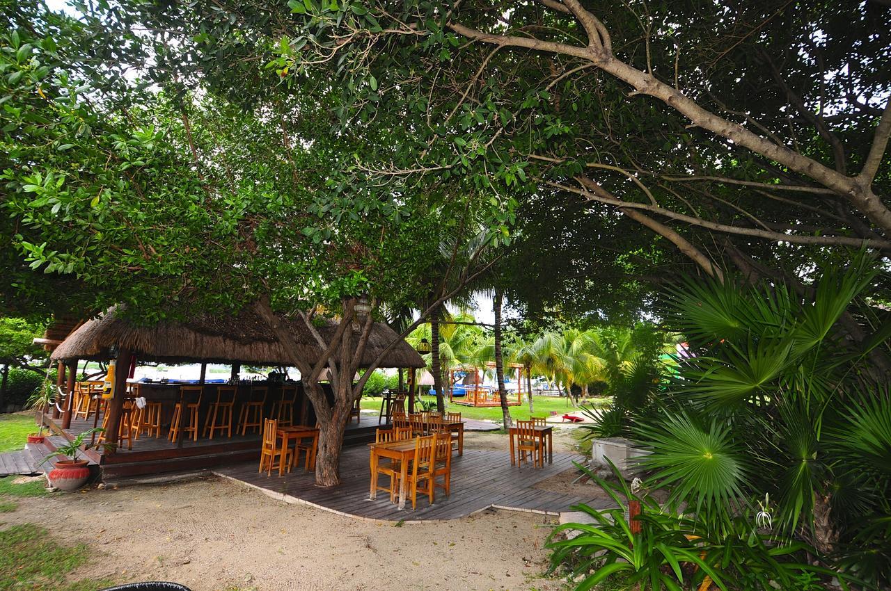 Marina Paraiso Isla Mujeres Hotel エクステリア 写真