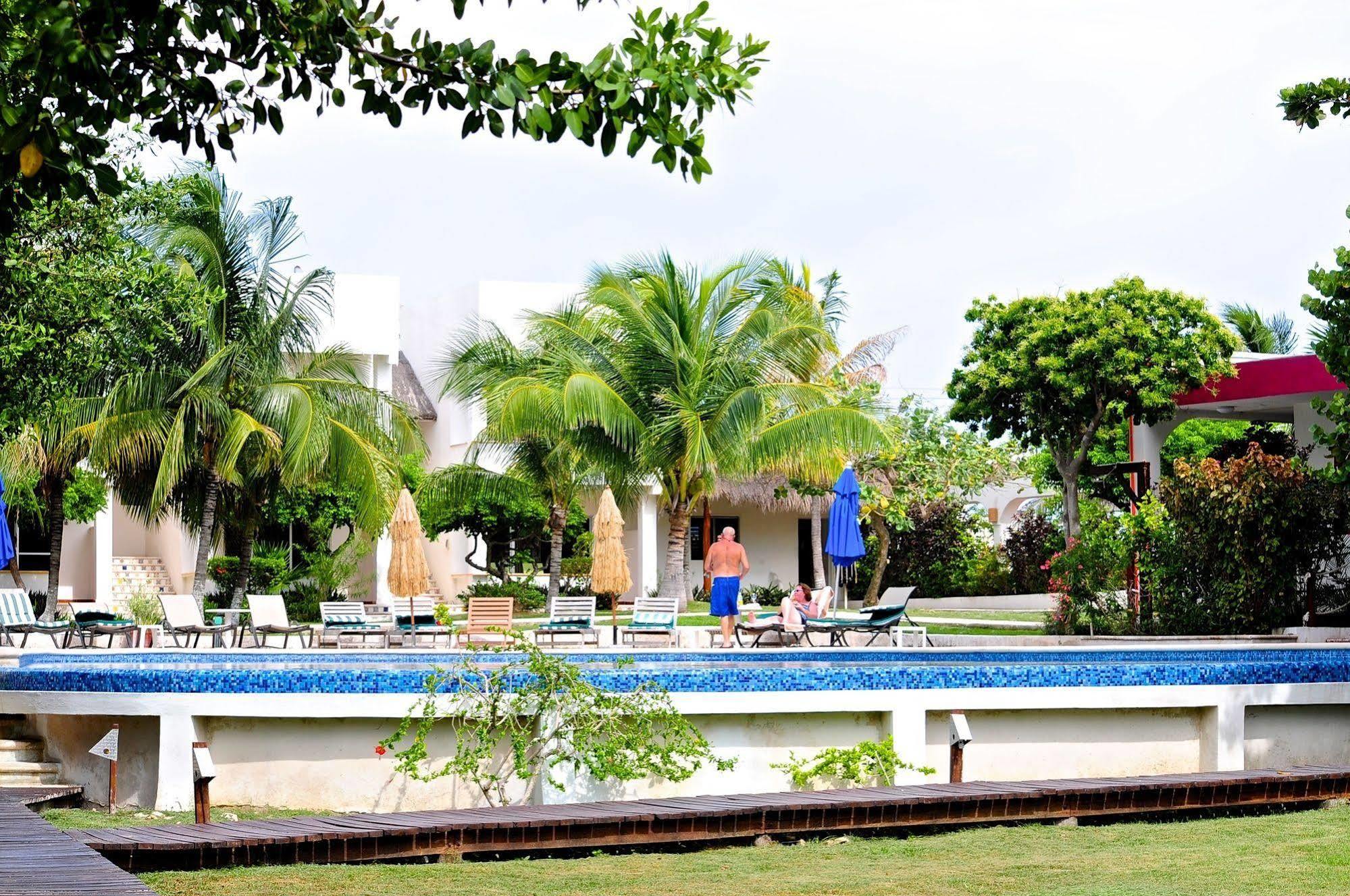 Marina Paraiso Isla Mujeres Hotel エクステリア 写真