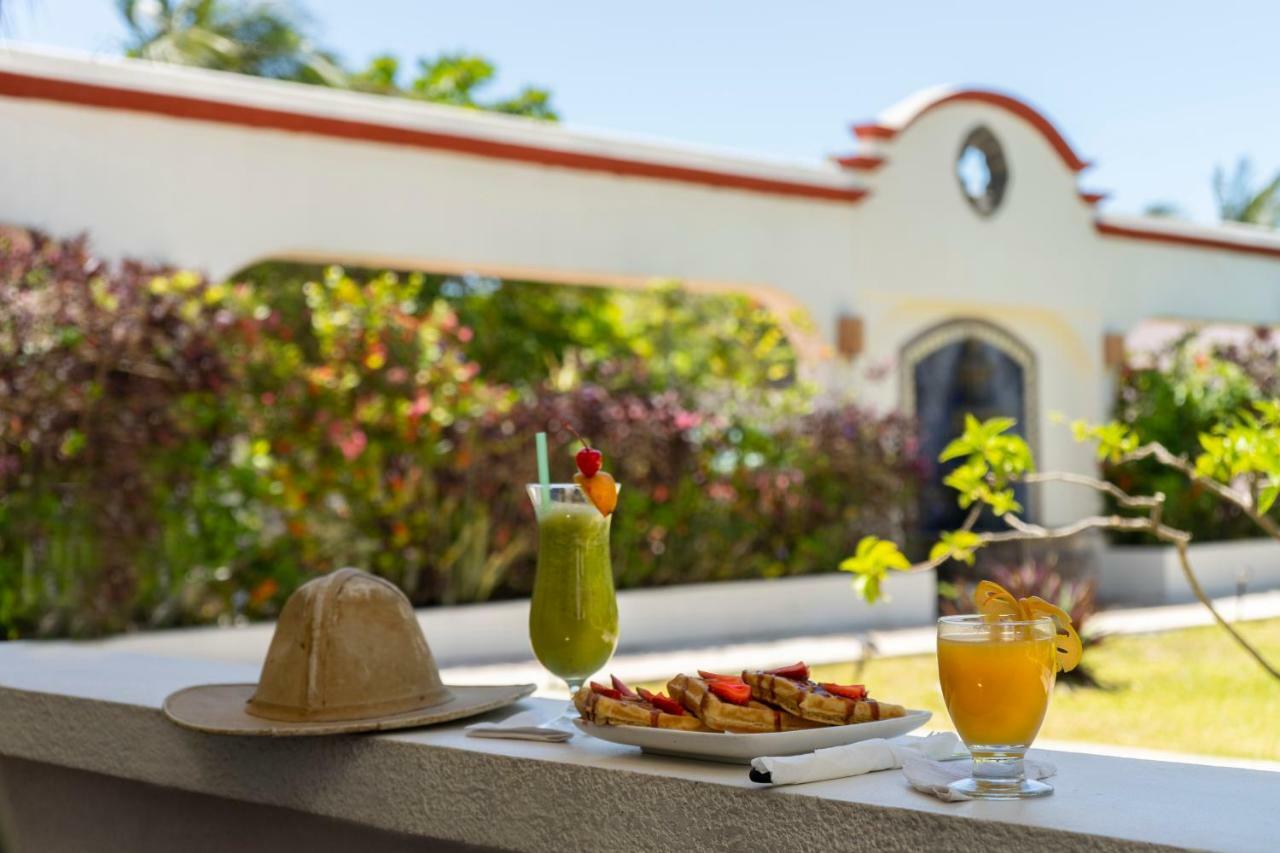 Marina Paraiso Isla Mujeres Hotel エクステリア 写真