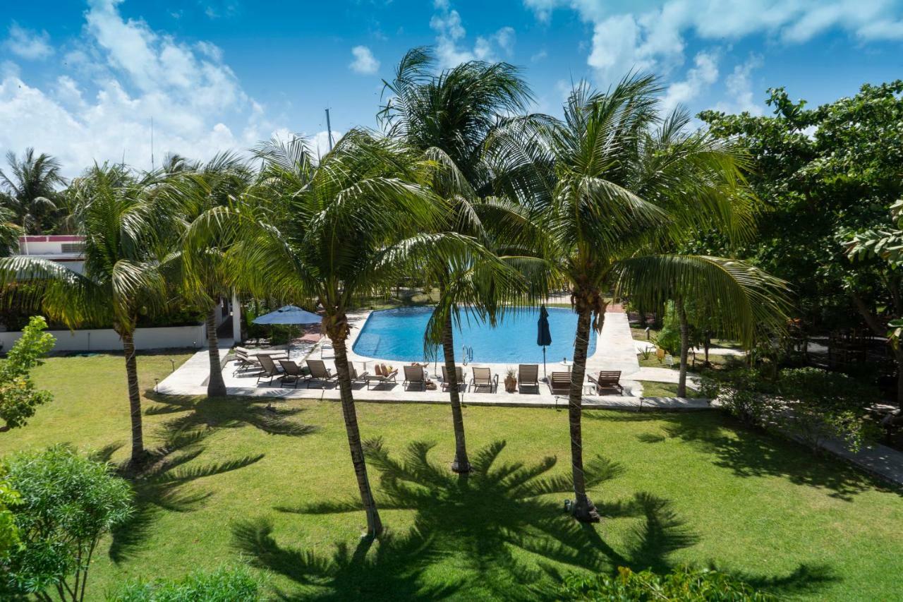 Marina Paraiso Isla Mujeres Hotel エクステリア 写真